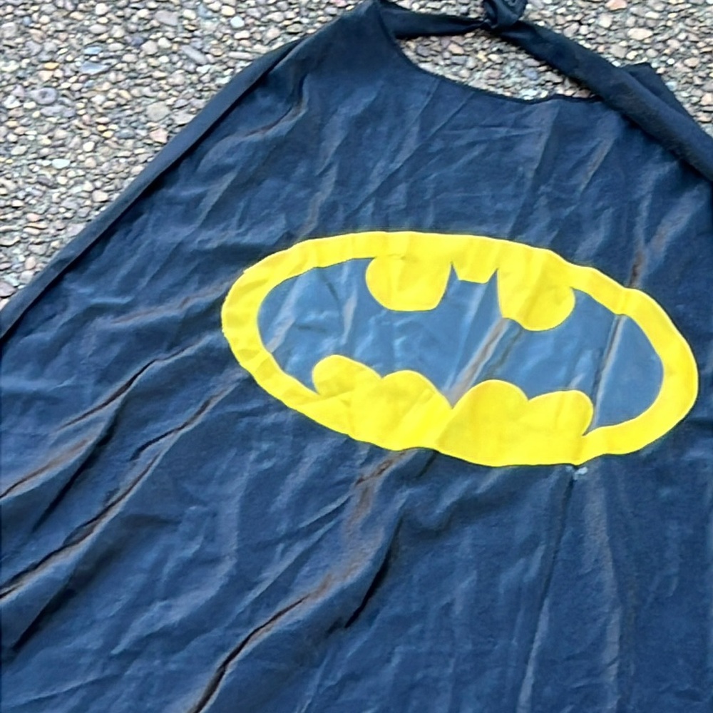 Kids Superhero Cape Costume - Black and Yellow - BATMAN